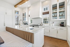 Hus (Multiple Bedrooms) | Interiör