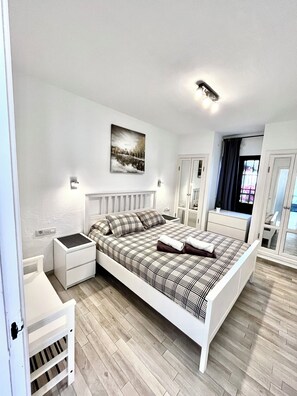 2 bedrooms, desk, iron/ironing board, free WiFi