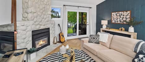 Smart TV y chimenea