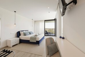 3 間睡房、熨斗/熨衫板、可攜式嬰兒床、上網