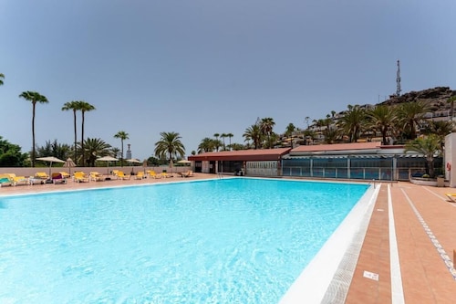 Large apartment with Atlantic views in a central location -Monte Rojo, San Agustín