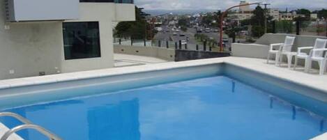 Pool | Seasonal outdoor pool