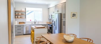 Brand New Madrona Suites #3 Modern 3 bedroom in the heart of Orcas Island