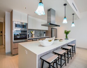 Fridge, microwave, oven, stovetop