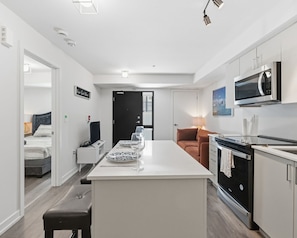Private kitchen - Cozy Toronto Townhouse  (North york)