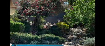 Sunny Coastal villa, luxury gateway!