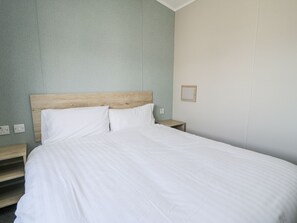 2 bedrooms, individually decorated, individually furnished, free WiFi