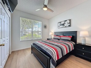 4 bedrooms, iron/ironing board, WiFi, bed sheets