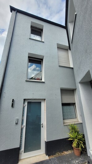 Exterior detail - Privilege - lots included! See description (Viersen)