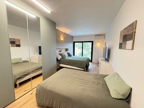 5 slaapkamers, een strijkplank/strijkijzer, wifi, beddengoed