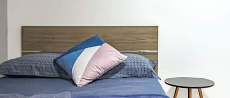 3 slaapkamers, een strijkplank/strijkijzer, wifi, beddengoed