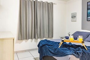 3 bedrooms, iron/ironing board, WiFi, bed sheets