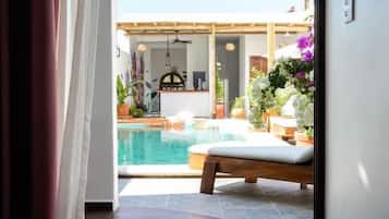 2 albercas al aire libre