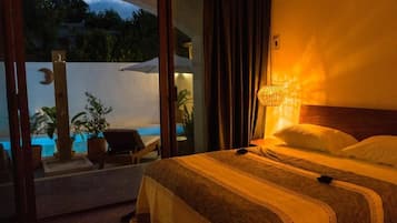 Standard Double Room | Premium bedding, in-room safe, individually decorated, blackout drapes