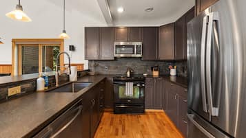 Microwave, oven, stovetop, dishwasher