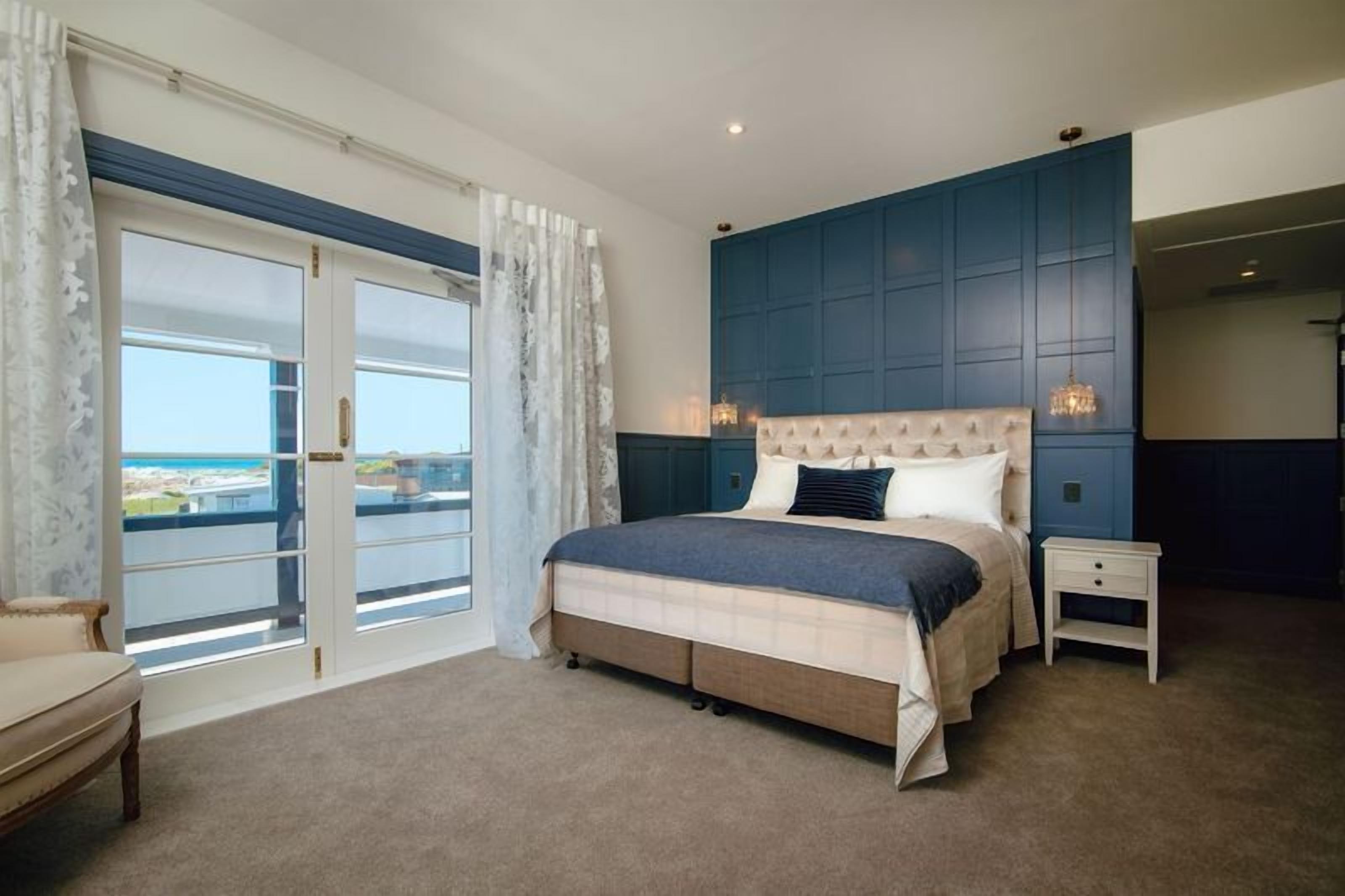 In-room safe, iron/ironing board, free WiFi