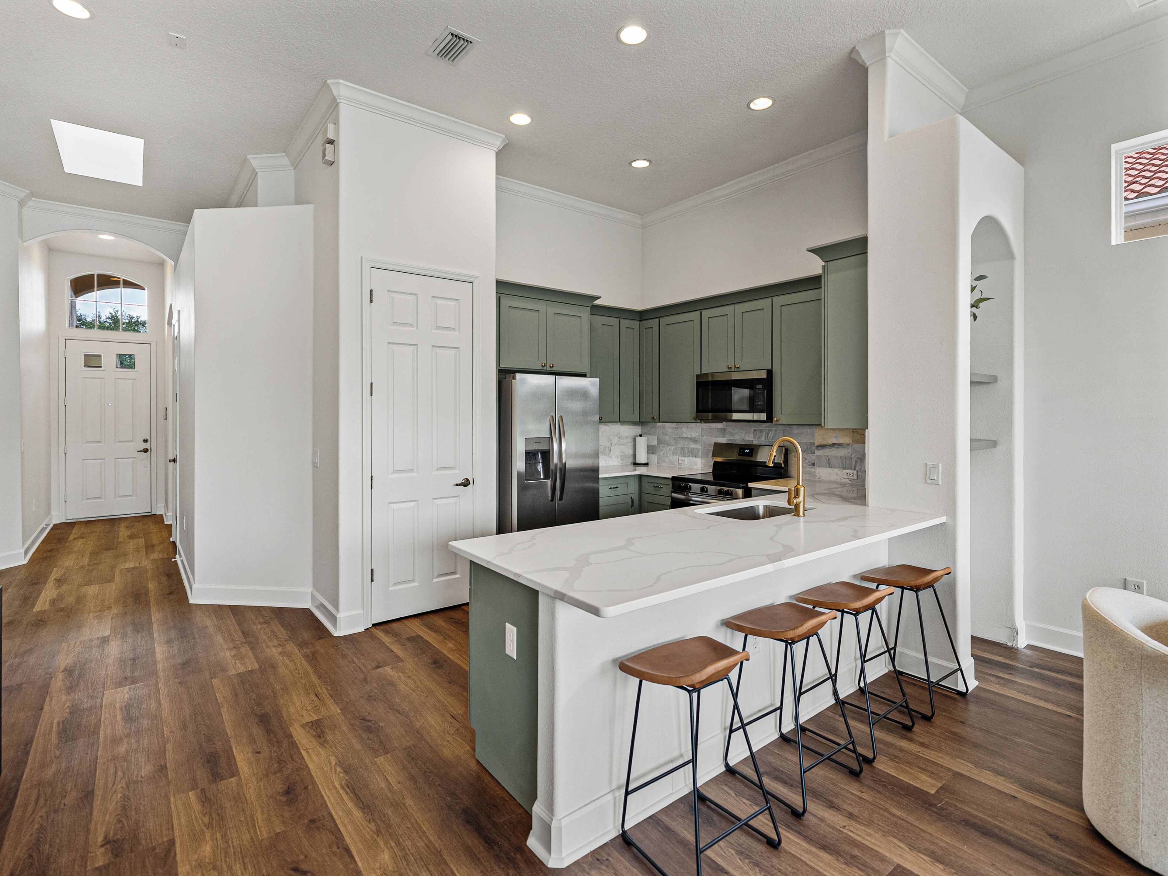 冰箱、微波炉、烤箱、炉灶