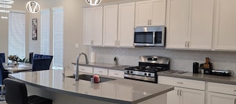 Family-Friendly 5BR Home, Game Room + Large Backyard! with AC, WiFi in 77407
