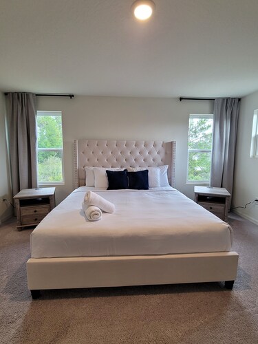 Spacious 4-bedroom Mas in Delightful Palm Coast with AC, WiFi