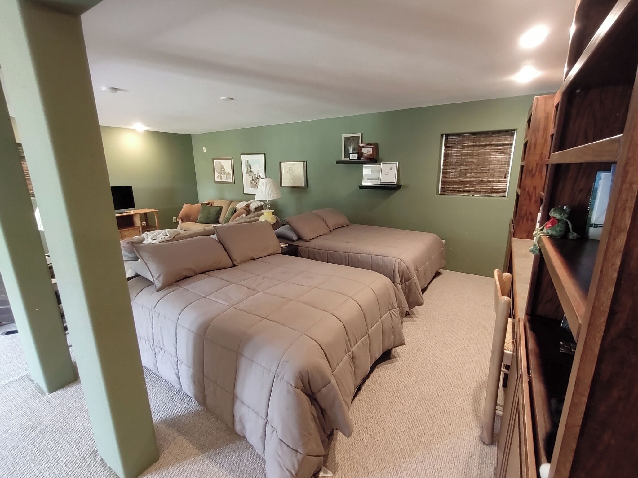 4 chambres, fer et planche à repasser, Wi-Fi, draps fournis