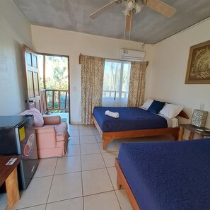 Quarto casal luxo | Wi-Fi de cortesia, roupa de cama