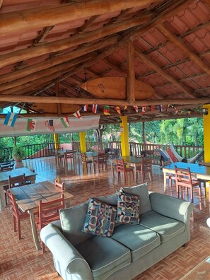 Breakfast, dinner and brunch served - Georgi, Junquillal (Veintisiete de Abril)