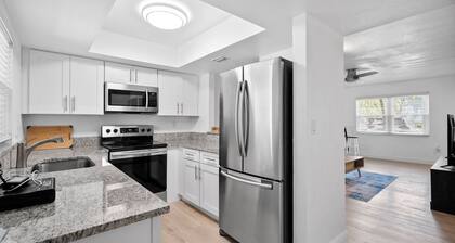 Charming 2-bedroom, 2.5 bath townhome in enjoyable North Hutchinson Island!
