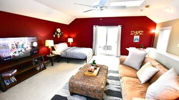 4 bedrooms, desk, iron/ironing board, travel crib