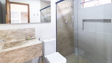 Quadruple Room | Bathroom