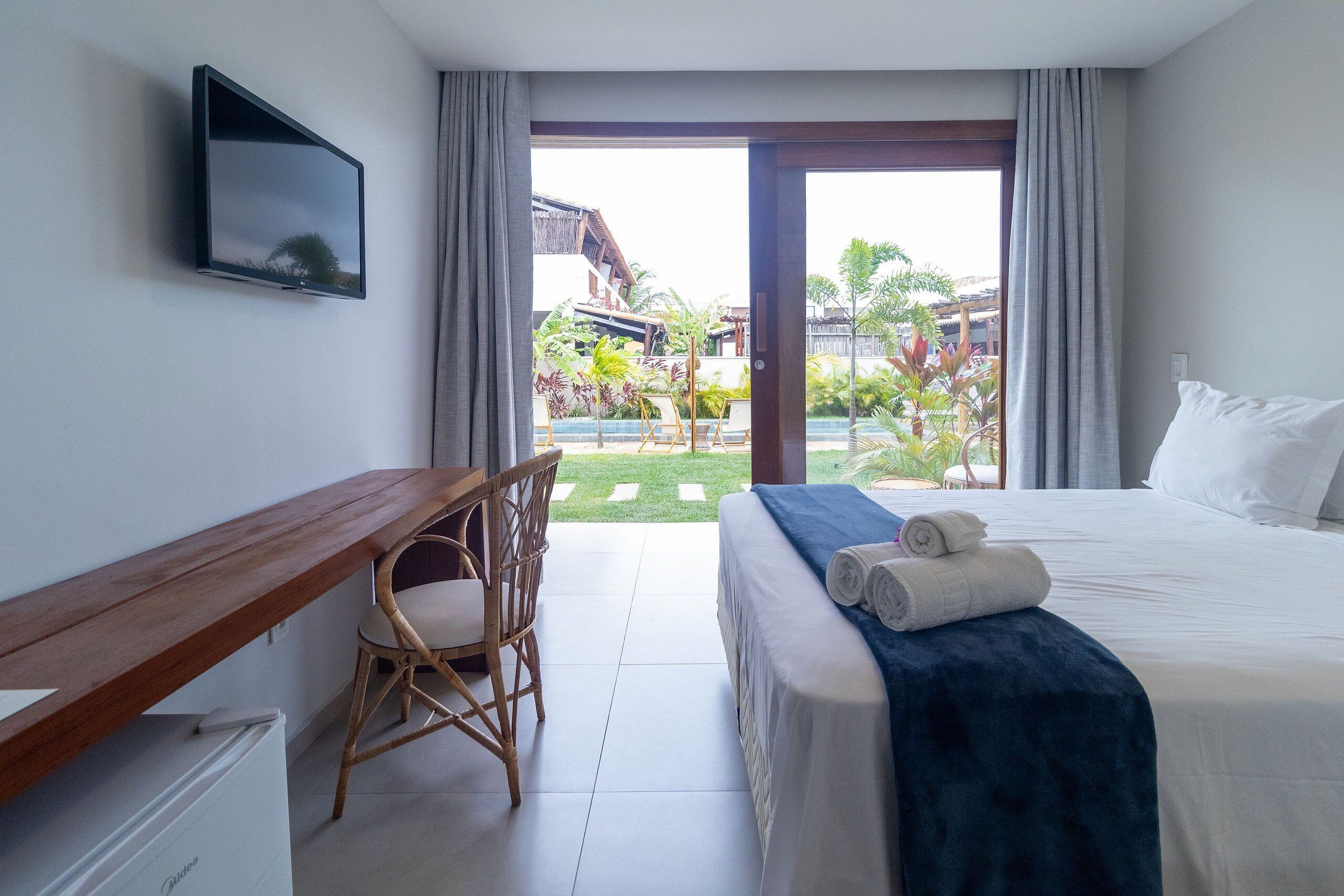 Bureau, espace de travail pour ordinateur portable, Wi-Fi gratuit