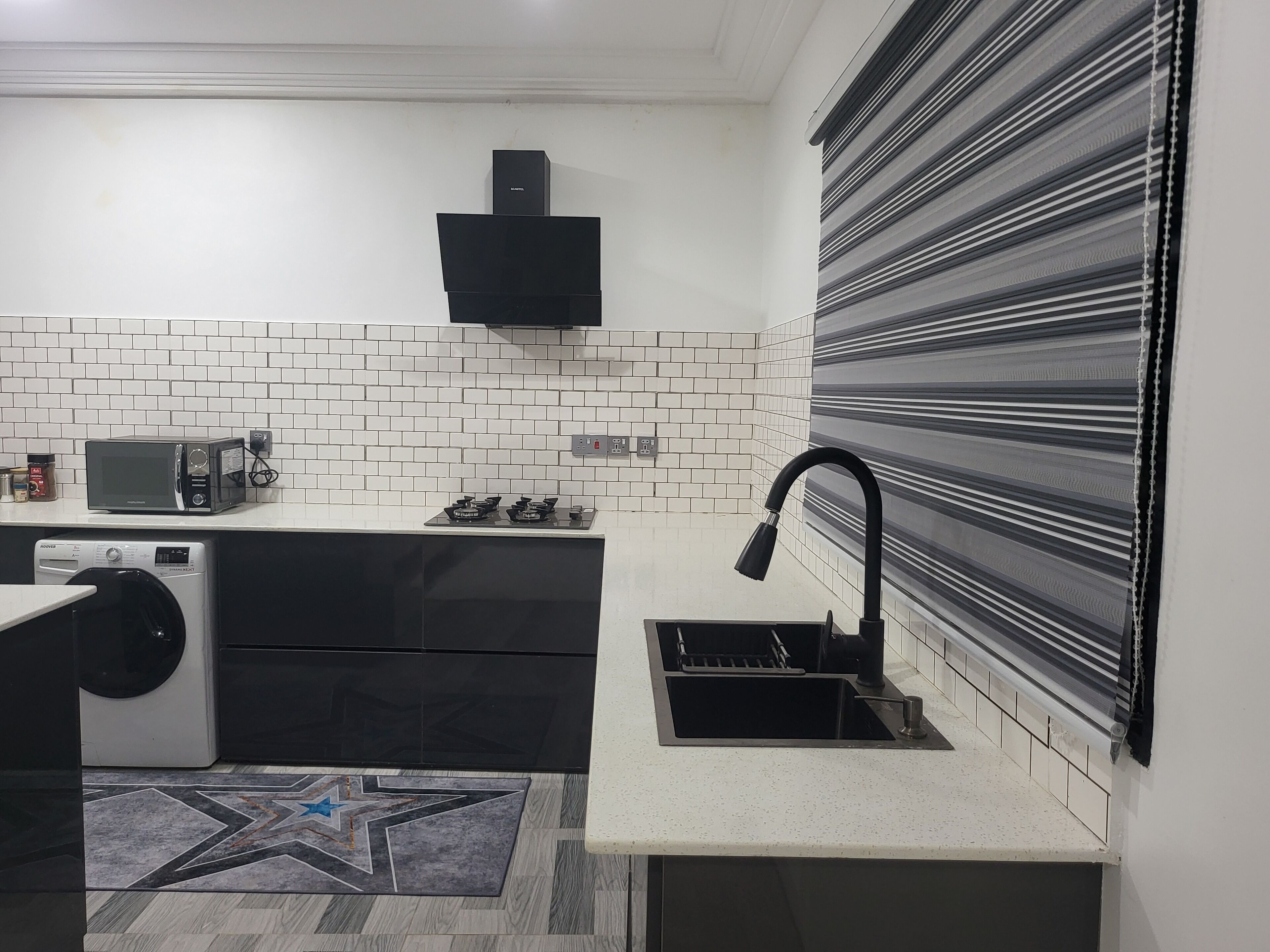 Microondas y placa de cocina