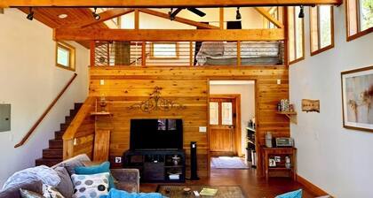 Rustic Studio Getaway in the California Gold Country - Pet Friendly