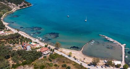 Apartment 'Poseidon Garden View' mit Balkon, WLAN und Klimaanlage