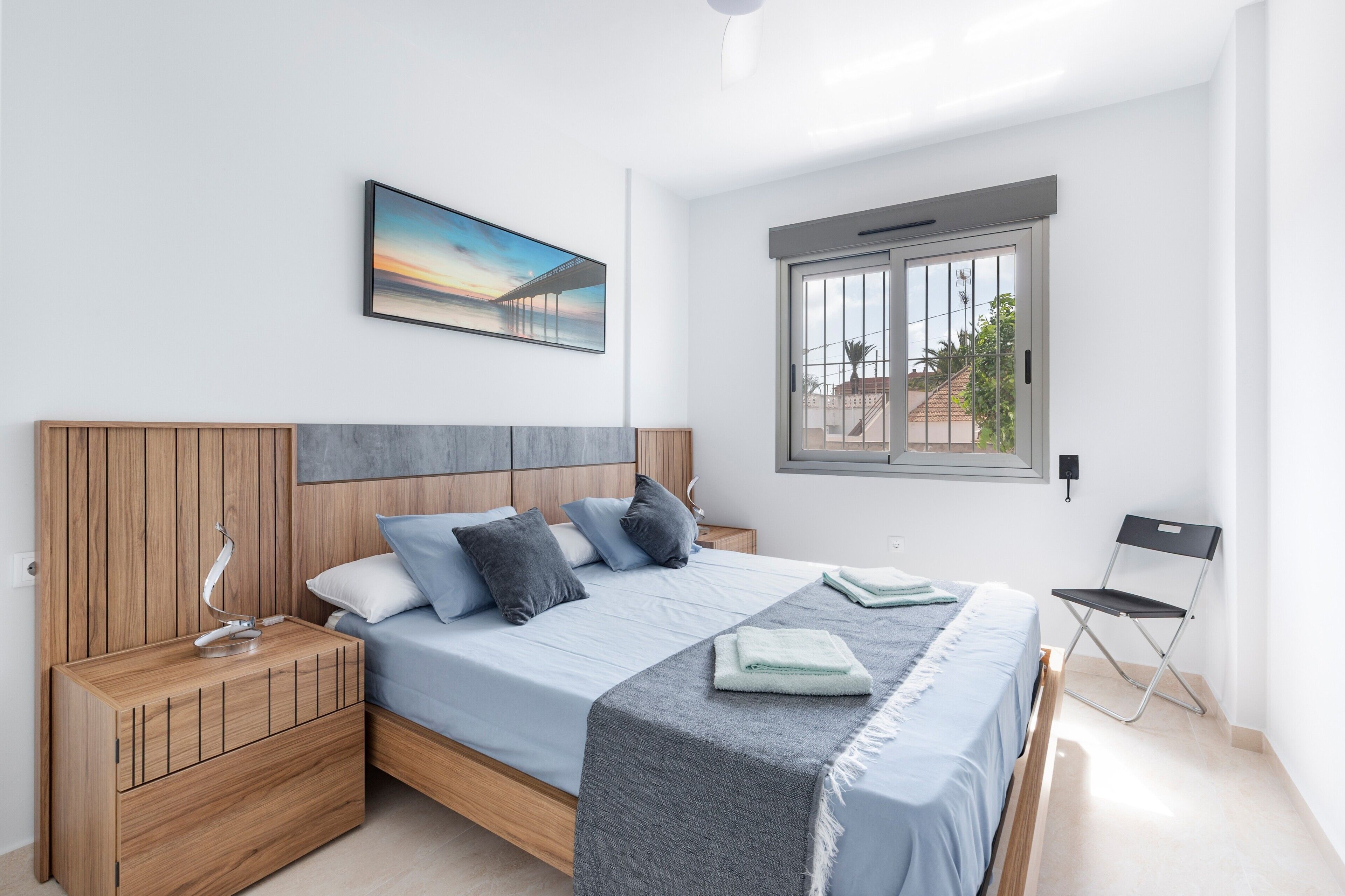 2 habitaciones, tabla de planchar con plancha y wifi gratis 