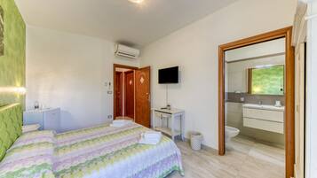 1 bedroom, free WiFi, bed sheets