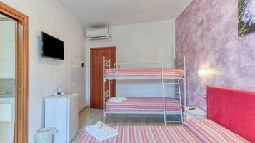 1 bedroom, free WiFi, bed sheets