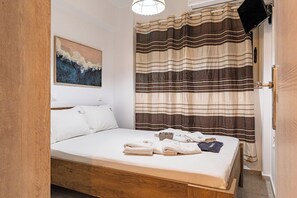 3 slaapkamers, een strijkplank/strijkijzer, gratis wifi, beddengoed