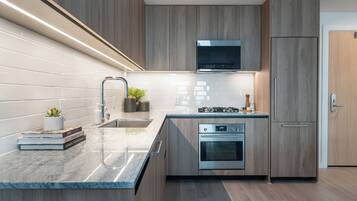 Fridge, microwave, oven, stovetop