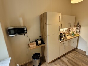 Micro-ondes, plaque de cuisson, lave-vaisselle