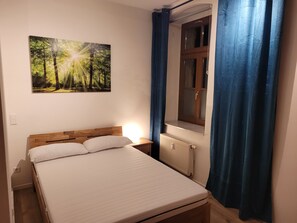 1 bedroom, WiFi, bed sheets