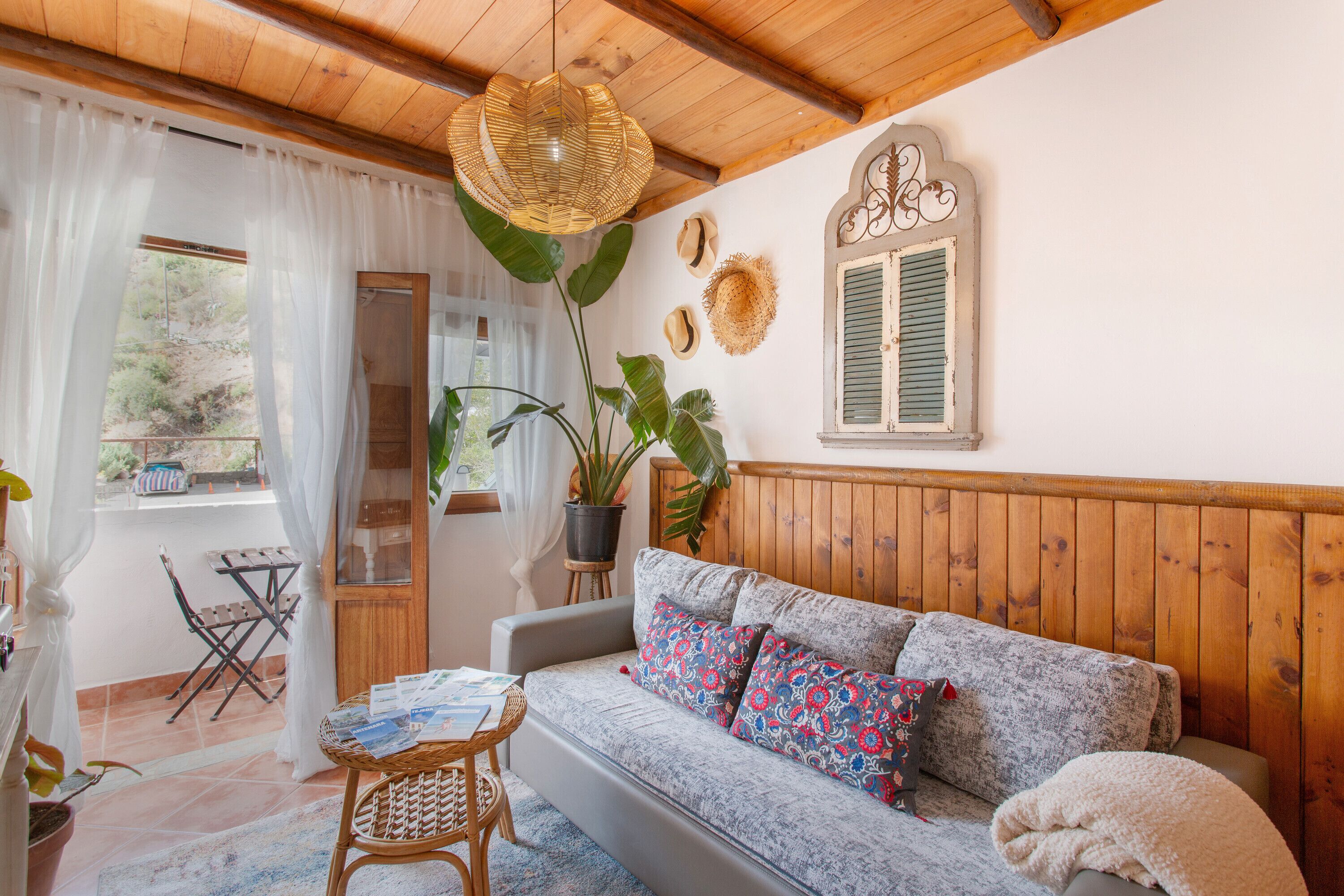 Televisie en een open haard