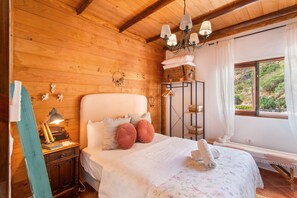 2 bedrooms, iron/ironing board, free WiFi, bed sheets - Vacation 'Casa Fuente Hervera' with Mountain View, Wi-Fi and Air Conditioning (Vega de San Mateo)