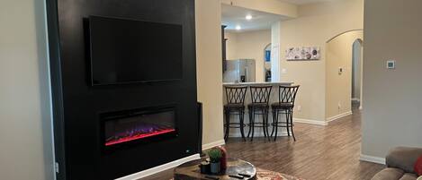 Smart TV, fireplace