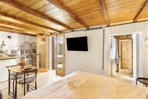 1 bedroom, free WiFi, bed sheets - Vacation 'El Nido Fuente Hervera' with Mountain View, Private Terrace and Wi-Fi (Vega de San Mateo)