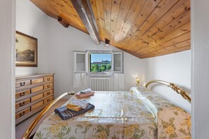 2 soverom, strykejern/-brett, wi-fi (inkludert) og sengetøy