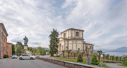 Apartment 'Comodo, Pratico E Tranquillo' with Mountain View, Wi-Fi and Air Conditioning