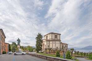 Exterior - Apartment 'Comodo, Pratico E Tranquillo' with Mountain View, Wi-Fi and Air Conditioning (Arona)
