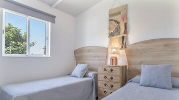 2 bedrooms, iron/ironing board, free WiFi, bed sheets