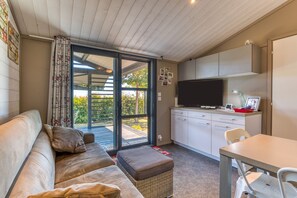 Télévision, table de tennis de table