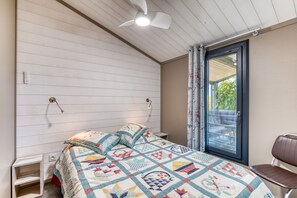 3 bedrooms, bed sheets